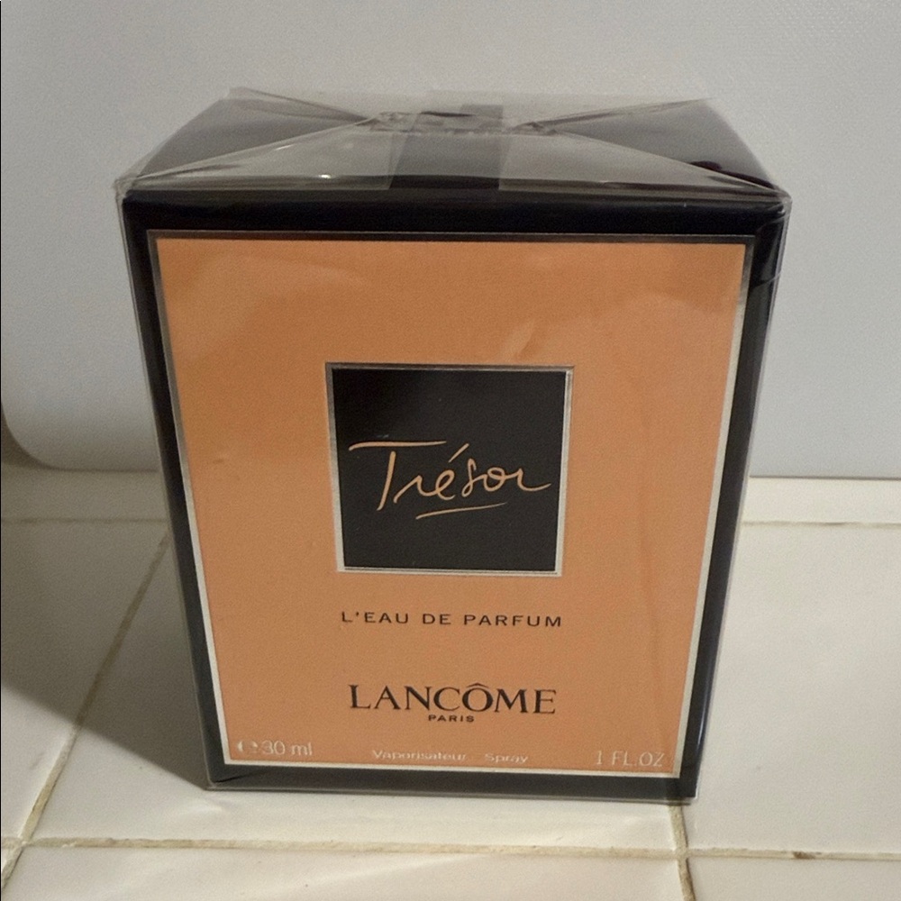 Lancome Trésor L'Eau de Parfum - Black and Tan